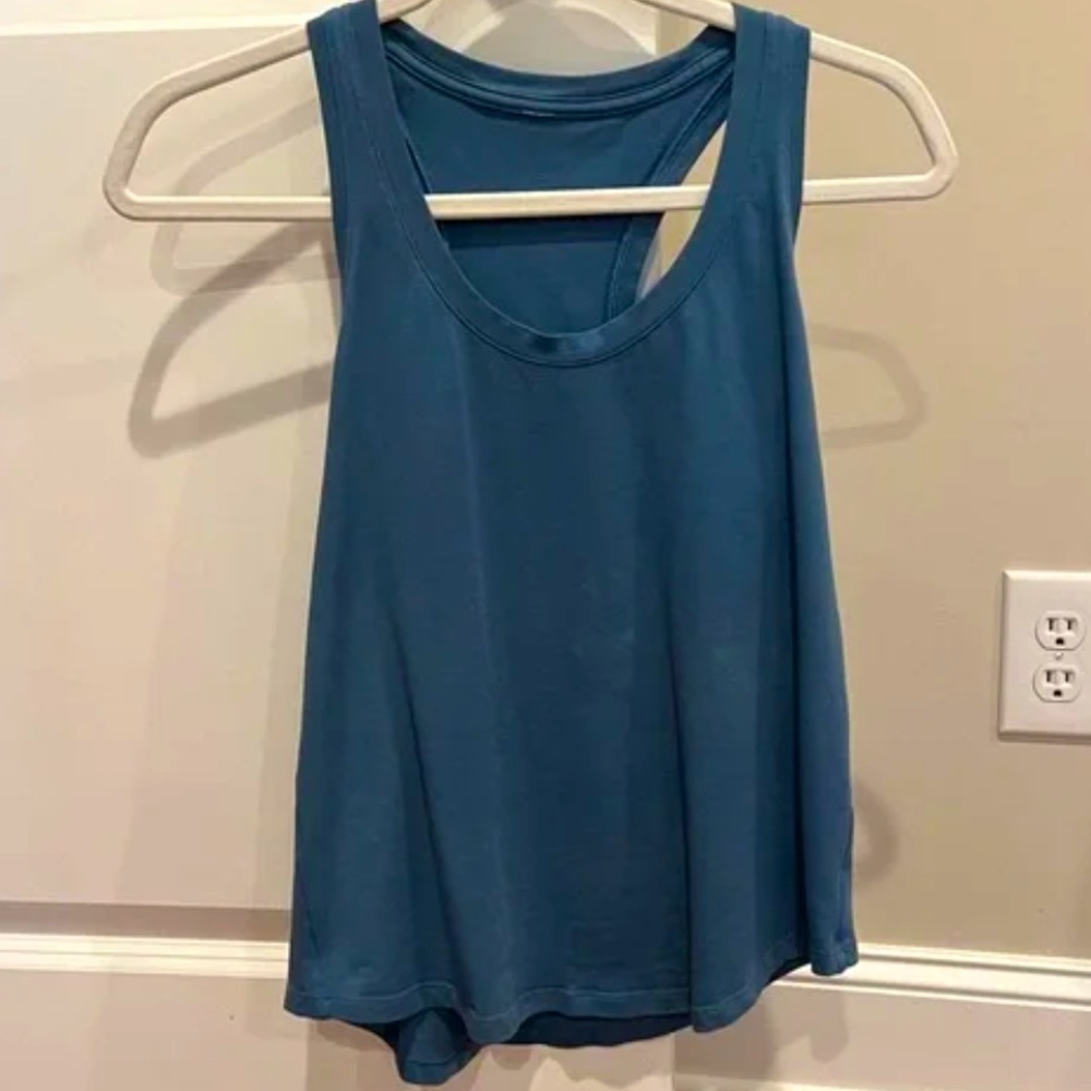 NWT size 8 Lululemon love tank in teal/artic blue